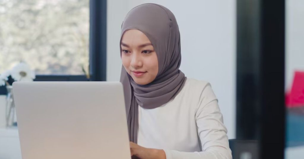 girl in UAE searching skincare routine brightening